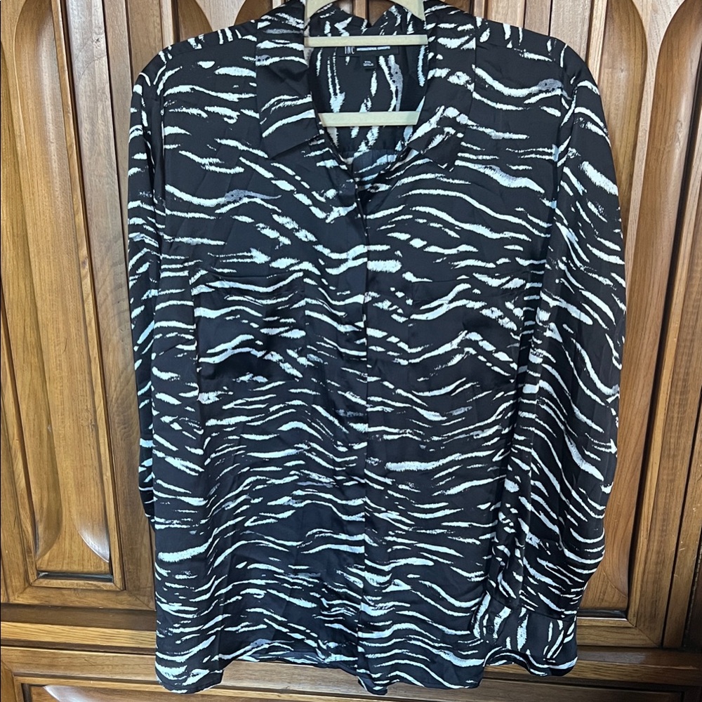 INC International Concepts Monochrome Patterned Blouse